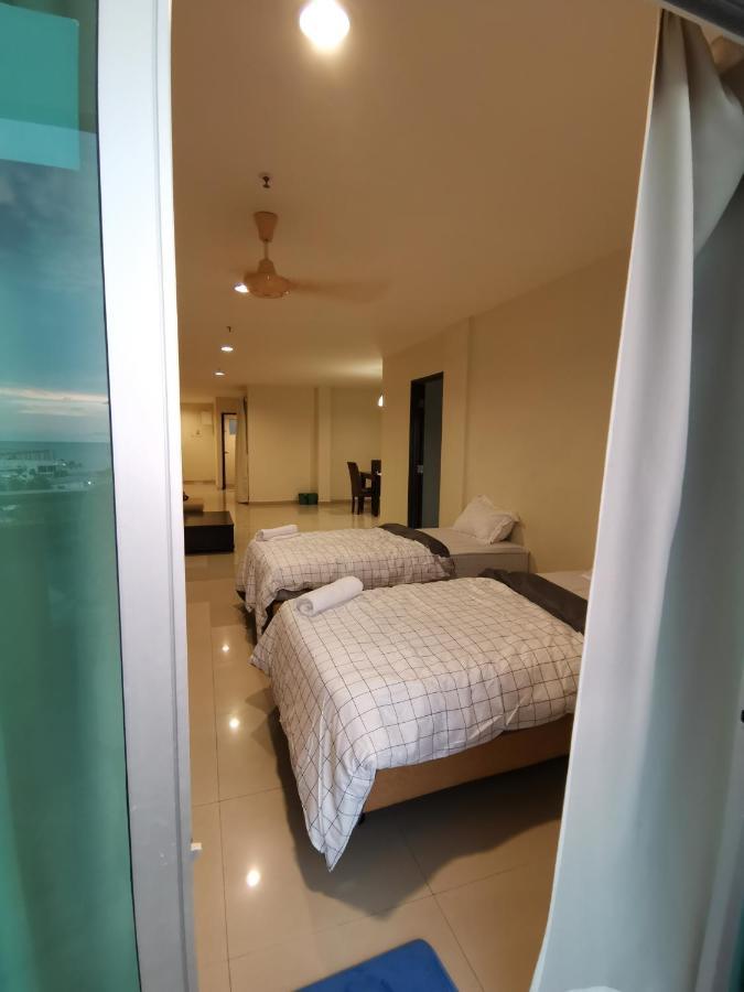 Spacious & Homey Apartment At Marina Island By Jomy Homestay Lumut Eksteriør billede