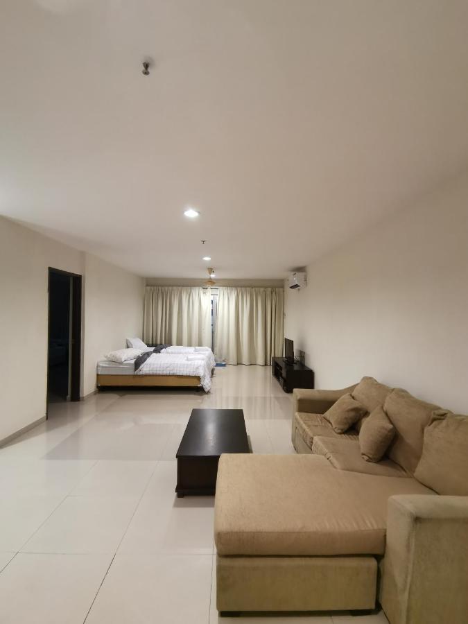 Spacious & Homey Apartment At Marina Island By Jomy Homestay Lumut Eksteriør billede