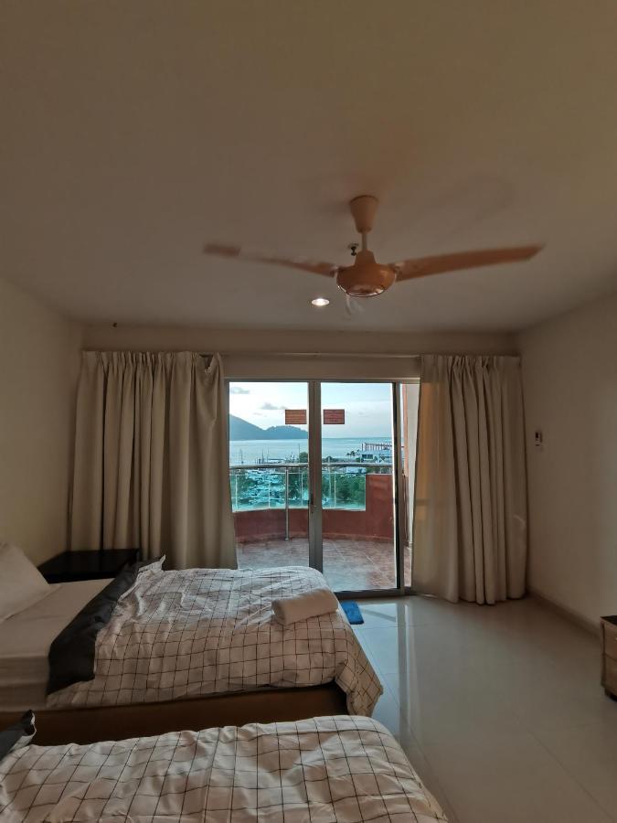 Spacious & Homey Apartment At Marina Island By Jomy Homestay Lumut Eksteriør billede