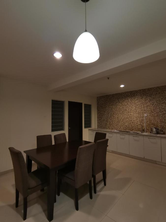 Spacious & Homey Apartment At Marina Island By Jomy Homestay Lumut Eksteriør billede