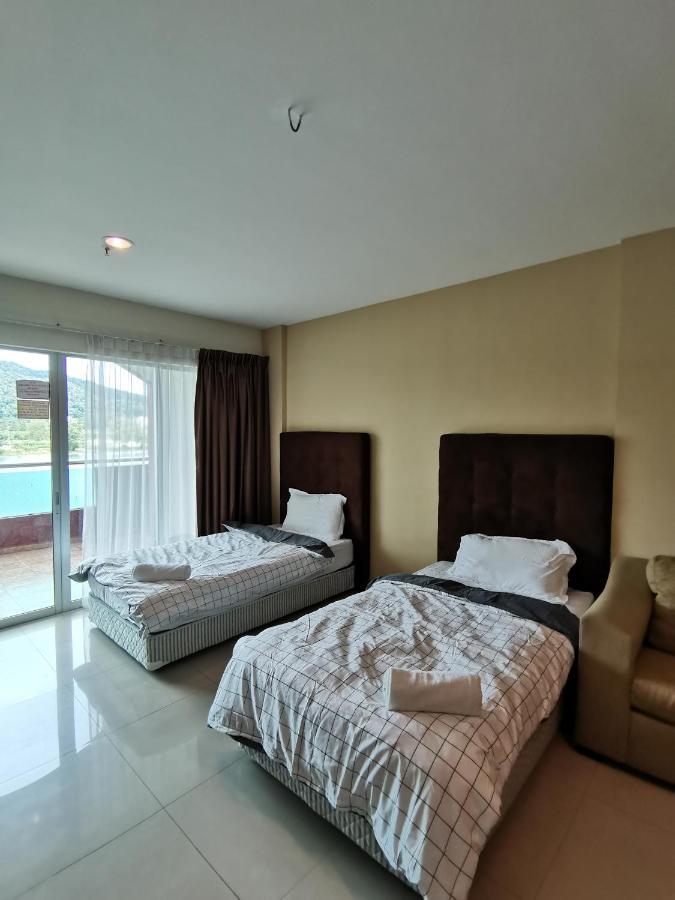 Spacious & Homey Apartment At Marina Island By Jomy Homestay Lumut Eksteriør billede