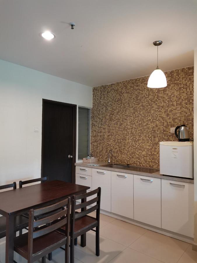 Spacious & Homey Apartment At Marina Island By Jomy Homestay Lumut Eksteriør billede