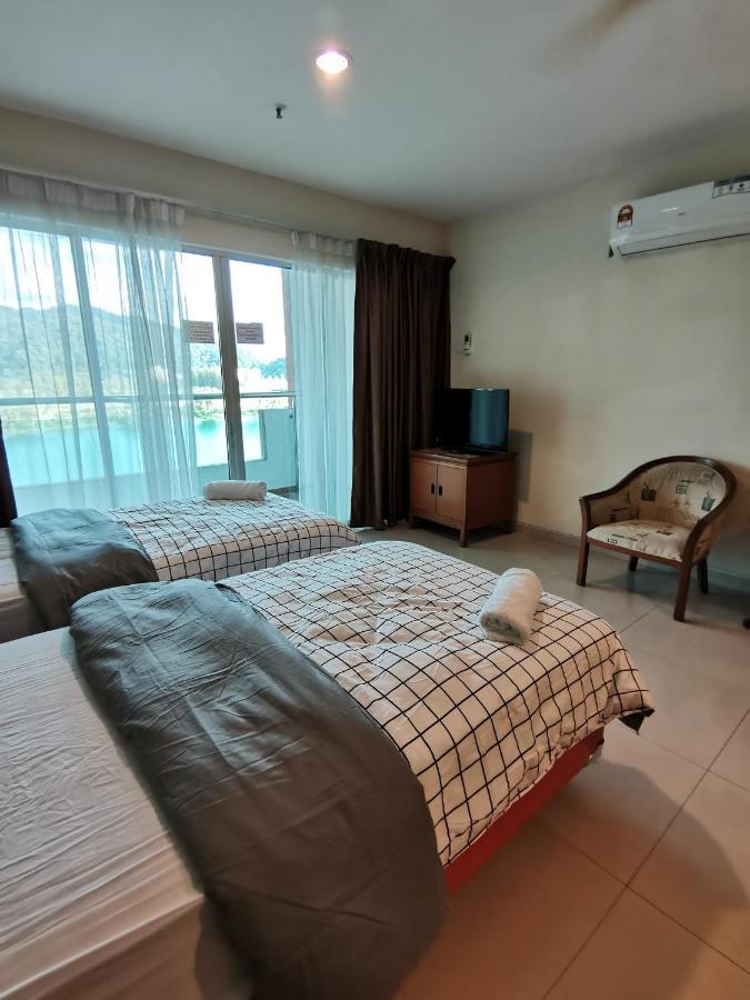 Spacious & Homey Apartment At Marina Island By Jomy Homestay Lumut Eksteriør billede