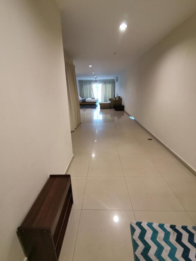 Spacious & Homey Apartment At Marina Island By Jomy Homestay Lumut Eksteriør billede